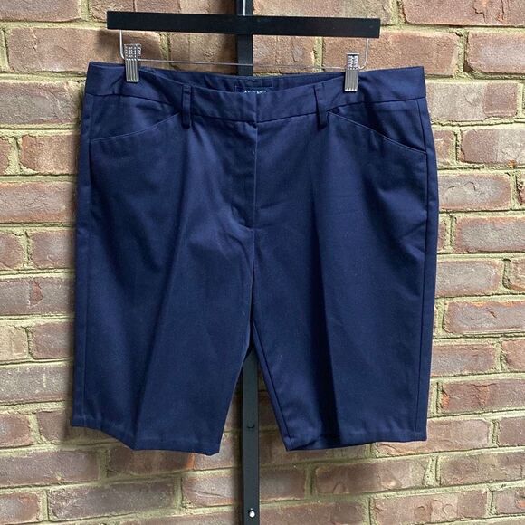 Lands’ End Navy Chino Shorts Size 12 - Picture 2 of 6
